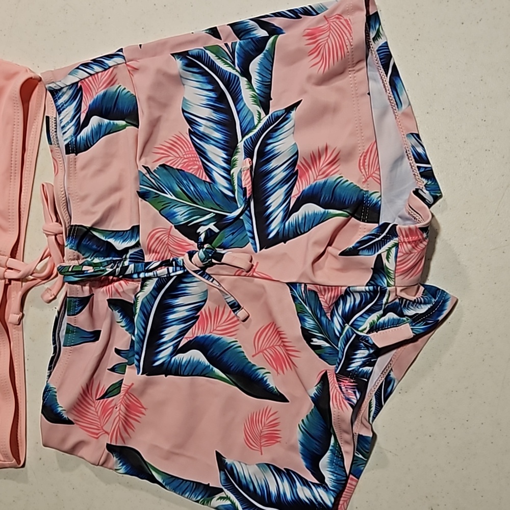 Bikini Tropical pattern Size Medium - Picture 3 of 6